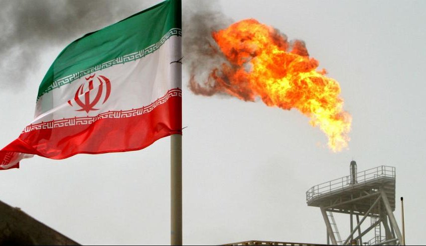 تأثیر معکوس تحریم‌های نفتی ایران/ آیا کابوس گرانی بنزین در آمریکا محقق می‌شود؟
