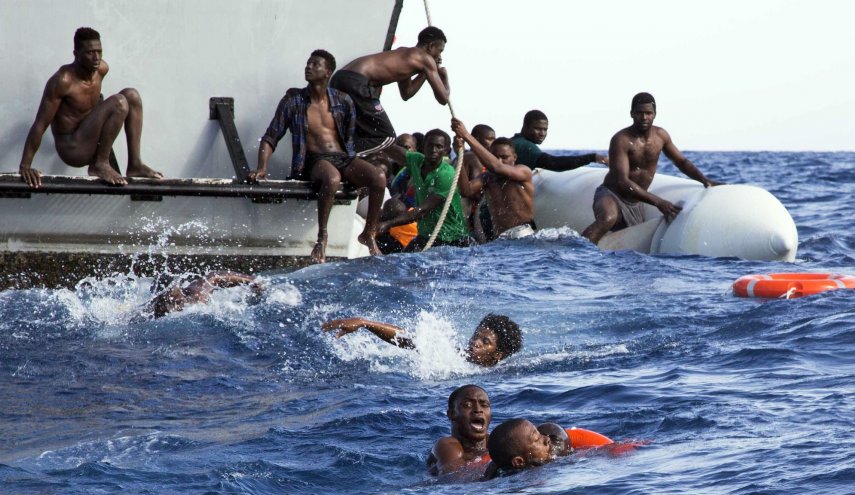 مصرع 17 مهاجرا أفريقيا اثناء عبورهم الى إسبانيا عبر البحر
