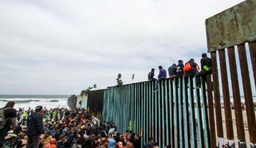 سلطات أميركا تعلّق منح اللجوء لمن يعبرون الحدود بطريقة غير شرعية

