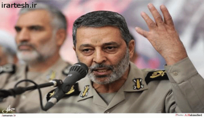 قائد الجيش الايراني يتفقد جهوزية الوحدات العسكرية في غرب البلاد
