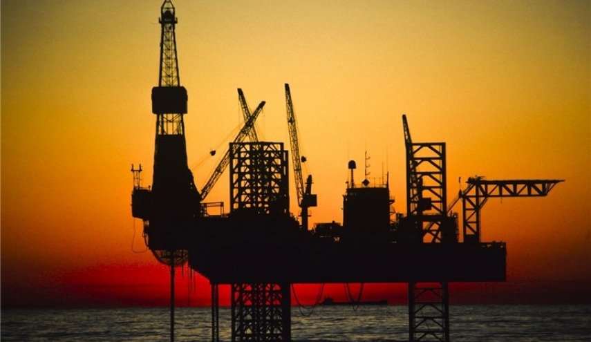 توافق شرکت‌کنندگان در نشست ابوظبی برای کاهش تولید نفت
