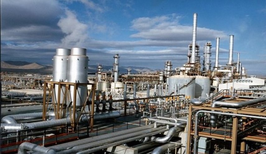 عرض المشتقات النفطية للبيع في بورصة الطاقة الايرانية
