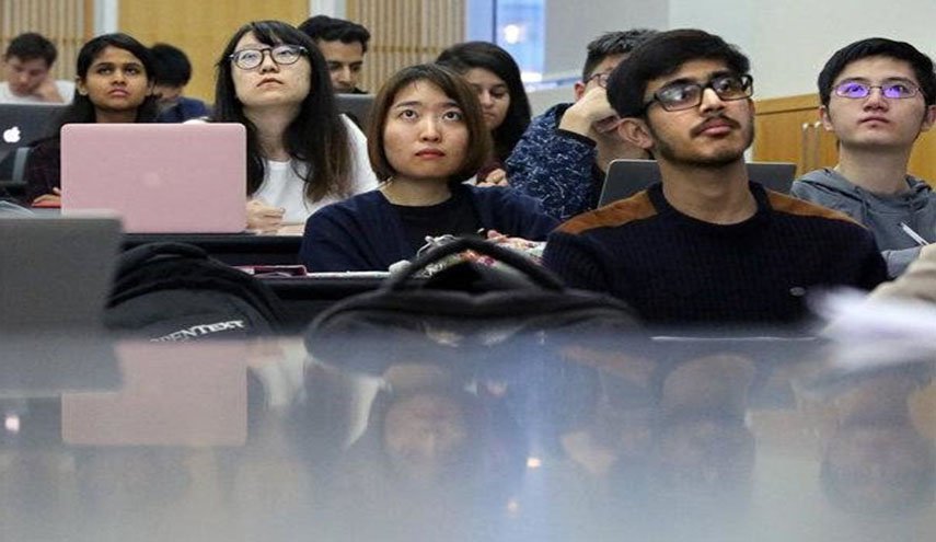 تراجع أعداد الطلاب الأجانب في أمريكا للعام الثاني على التوالي