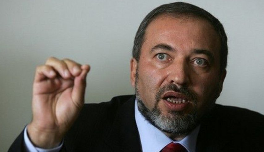 وزير الحرب الصهيوني يعترف بالهزيمة ويعلن استقالته