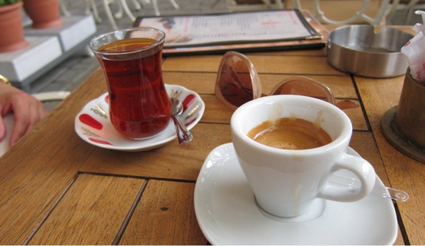  دراسة علمية تكشف سر تفضيل الشاي أو القهوة