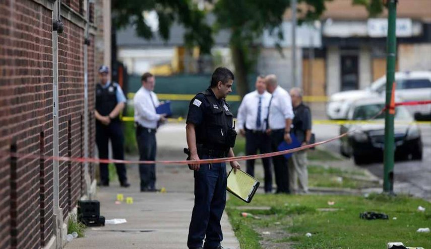 مقتل 4 من بينهم ضابط شرطة في شيكاغو