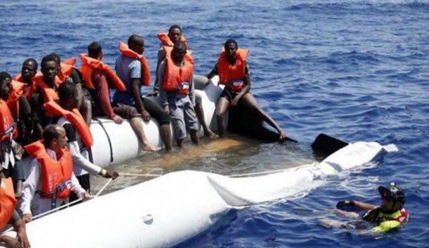 البحرية الليبية: إنقاذ أكثر من 100 مهاجر غير شرعي قبالة السواحل الليبية