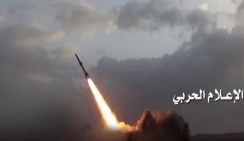 شلیک یک فروند موشک بالستیک یمنی به سمت مواضع مزدوران سعودی
