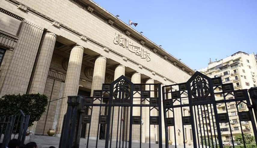 مصر تدرج 4 من عائلة قيادي إخواني بقوائم الإرهاب