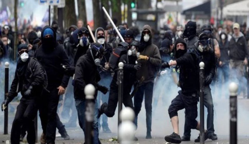 فرانسه در آستانه اعلام «وضعیت اضطراری» برای جلوگیری از اعتراضات بیشتر