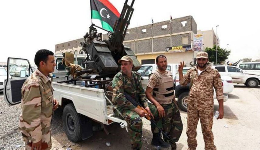 الجيش الليبى يهاجم داعش فى مدينة تازربو