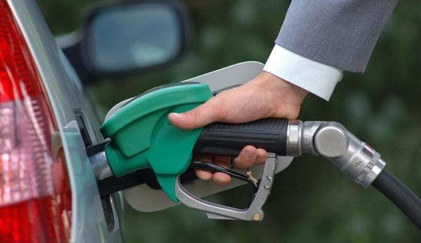 کمیسیون انرژی مجلس: افزایش قیمت بنزین به لیتری 5 هزار تومان صحت ندارد/ بنزین امسال گران نمی شود