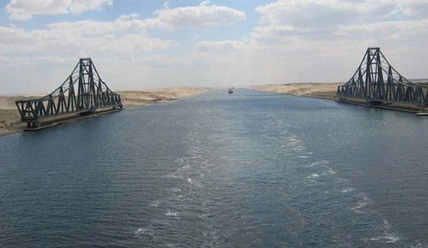 مصر.. عمليات بحث عن 14 صيادا غرق قاربهم في خليج السويس