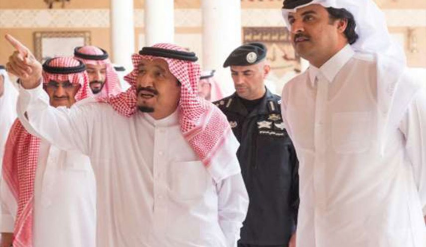 هل يلبي امير قطر دعوة الملك سلمان لحضور قمة الرياض؟