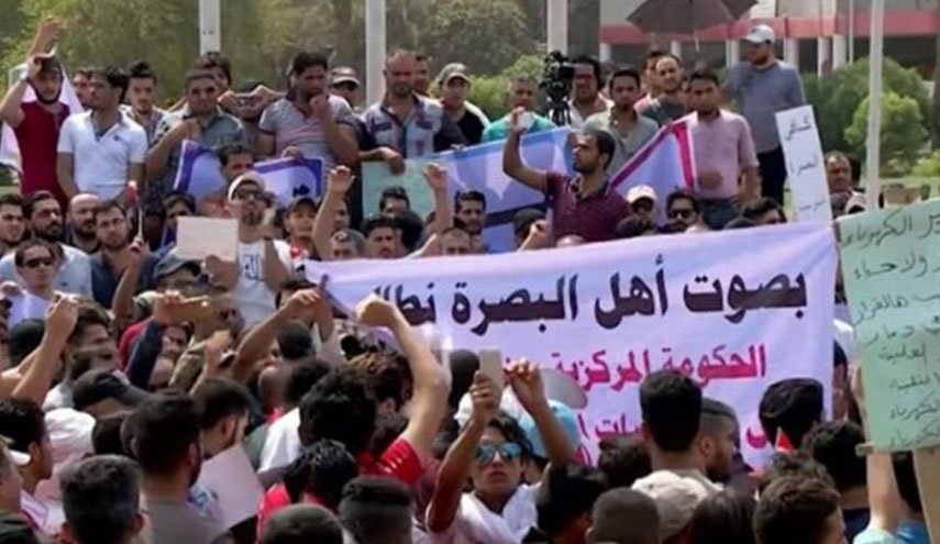 العراق.. تظاهرة في البصرة تطالب بإقالة المحافظ