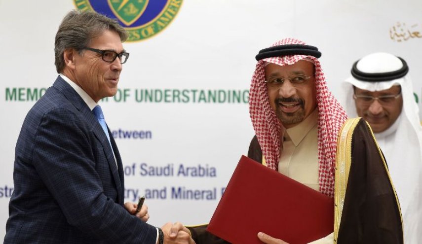 رایزنی وزرای آمریکا و عربستان درباره وضعیت نفت
