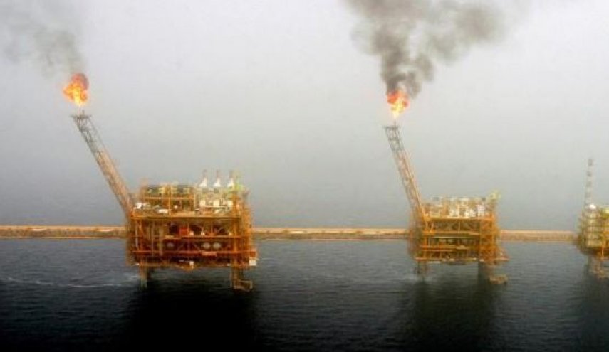 تخفیف‌های گسترده ایران به مشتریان آسیایی نفت در تقابل با عربستان سعودی
