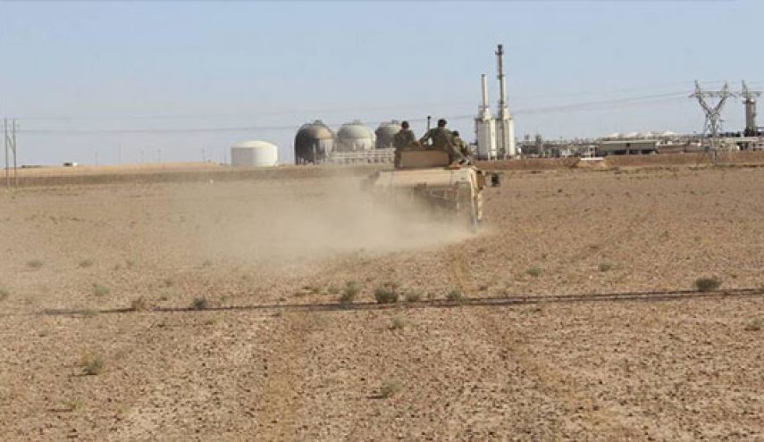 سرقت نفت توسط شبه‌نظامیان کُرد از میدانی نفتی «کونیکو» در شرق سوریه