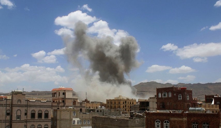 استشهاد امرأة حامل وطفلة بقصف العدوان السعودي في تعز وسط اليمن + (صور)
