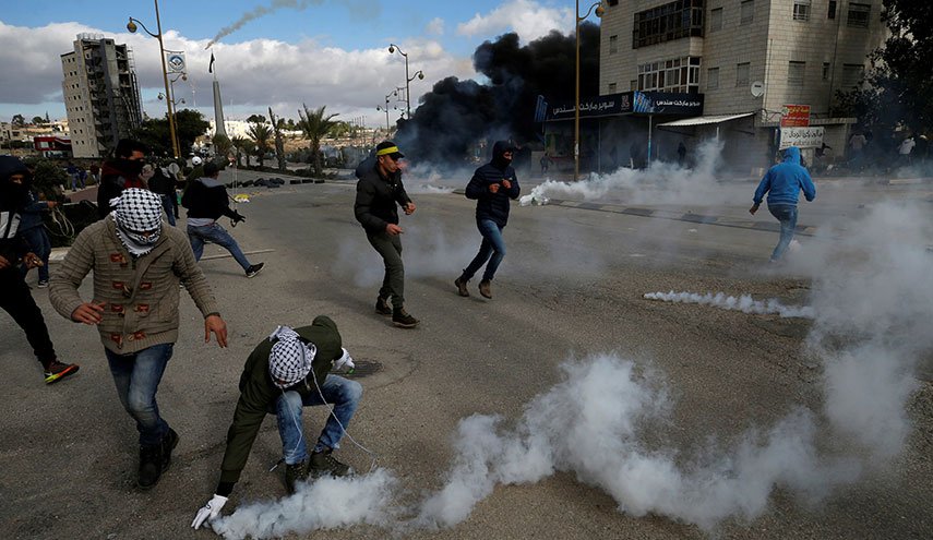 إصابة 17 فلسطينيًّا بمواجهات مع الاحتلال شرق القدس