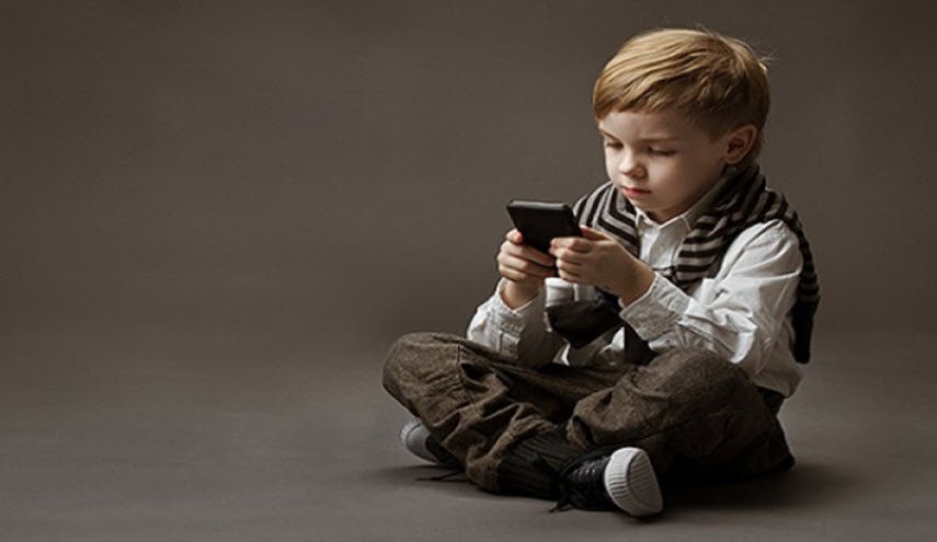 الهواتف الذكية يمكنها تغيير بنية دماغ الأطفال