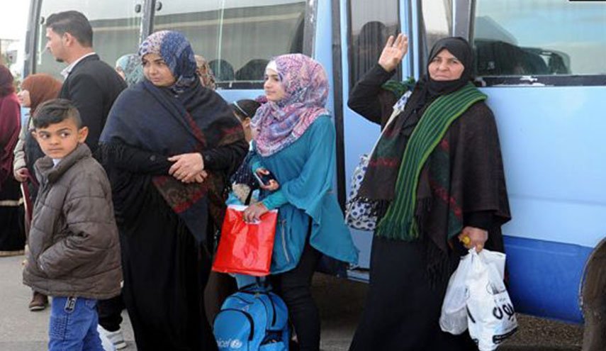 استمرار عودة المهجرين السوريين عبر معبر نصيب الحدودي