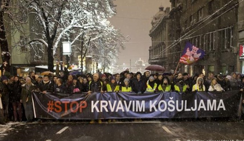 ادامه اعتراضات در اروپا/ بلگراد، وین، بوداپست و رُم عرصه تظاهرات ضد دولتی