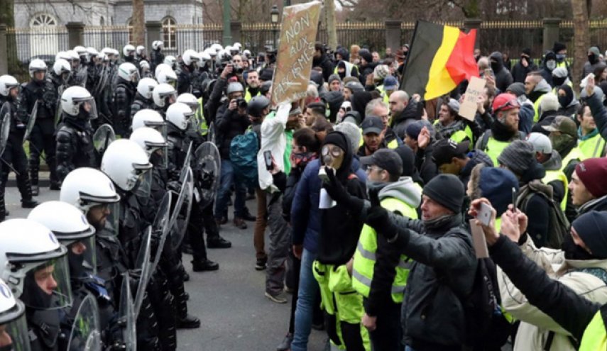 اشتباكات في بروكسل بين قوات الأمن والمحتجين على قانون الهجرة