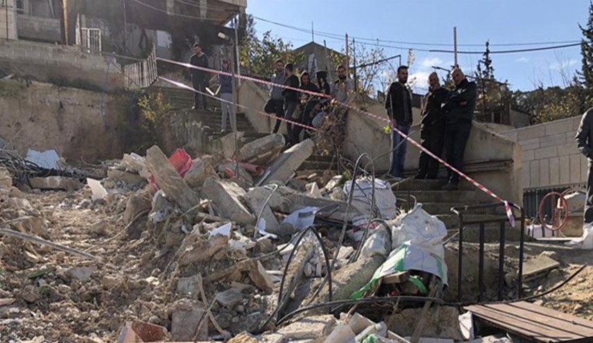 بالصور.. الاحتلال يهدم شقتين في جبل المكبر