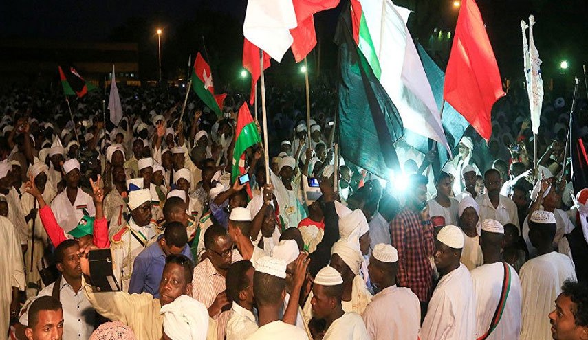 معترضان سودانی کنترل استان نیل سفید را به دست گرفتند