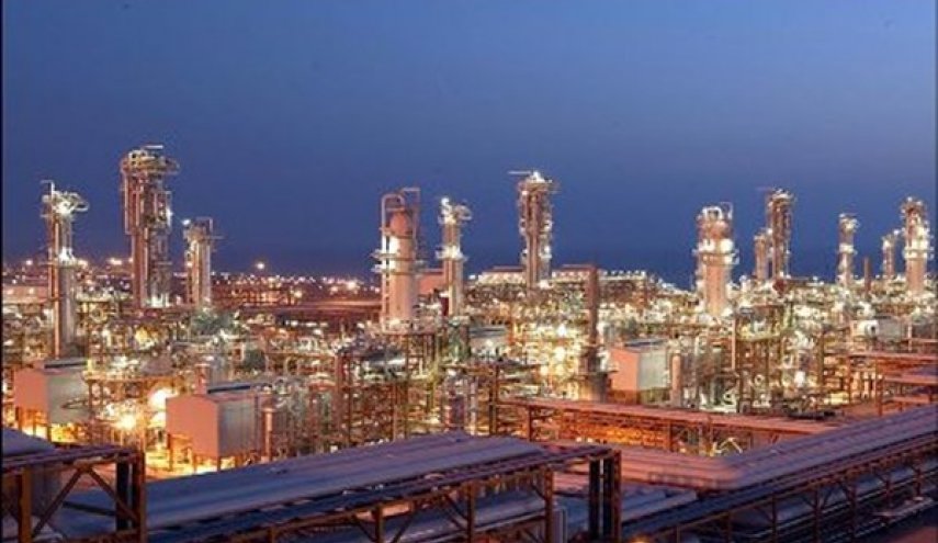 صادرات مشتقات النفط والبتروكيمياويات الايرانية فاقت 11 مليار دولار