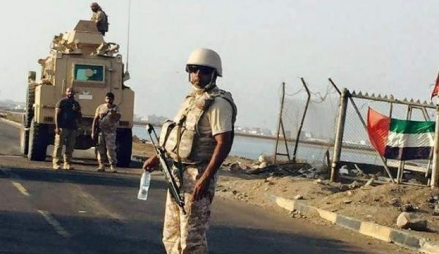الجارديان: الإمارات تثير الفوضى بمناطق تحتلها في اليمن