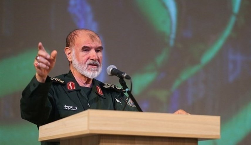 قائد بالحرس الثوري: استحالة هزيمة الشعب الايراني حقيقة لاريب فيها