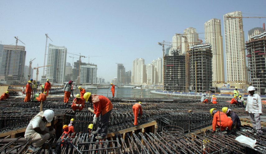 المستقبل المظلم للعمال في الإمارات!