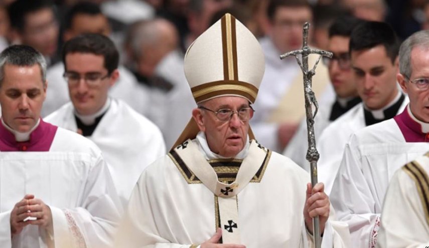البابا فرانسيس ينتقد فضيحة الانتهاكات الجنسية في الكنيسة الكاثوليكية الأمريكية
