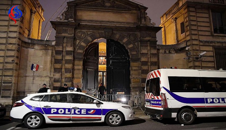 مکرون رئیس پلیس پاریس را عزل می کند