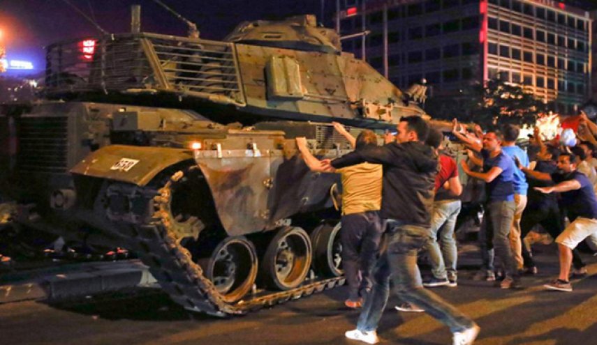 بازداشت 100 نظامی دیگر در ترکیه به اتهام ارتباط با کودتا