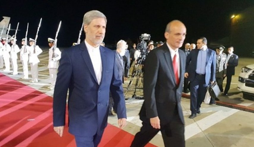وزير دفاع ايران يؤكد الرغبة بتطوير العلاقات الشاملة مع كاراكاس