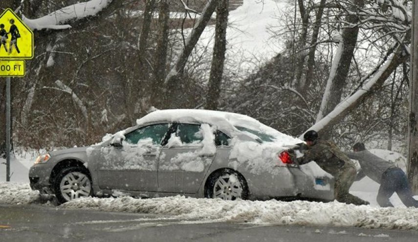 برف در آمریکا حداقل 5 قربانی گرفت
