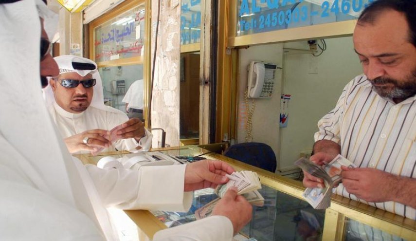 الكويت تسعى لرفع السرية عن حسابات الوافدين
