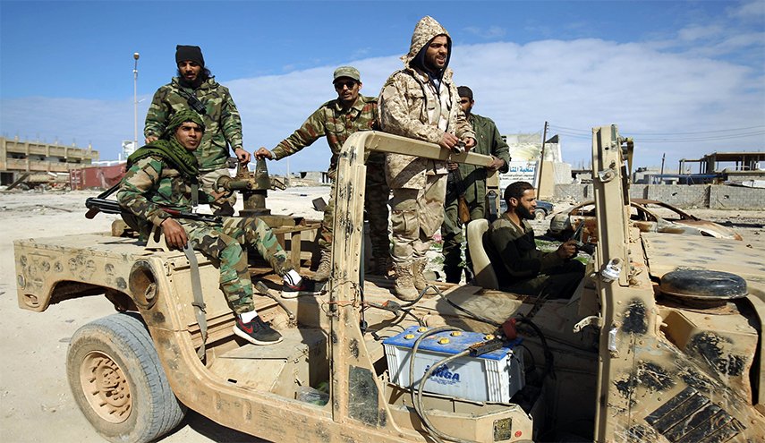​​​​​​​الجيش الليبي يواجه القناصة والألغام في مدينة درنة