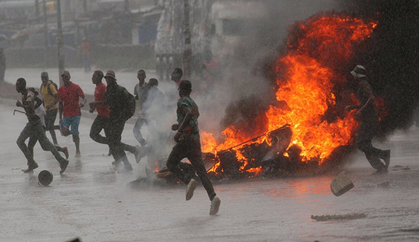 200 قتيل وجنود بالشوارع وهليكوبترات تقصف... ماذا يحدث في زيمبابوي؟