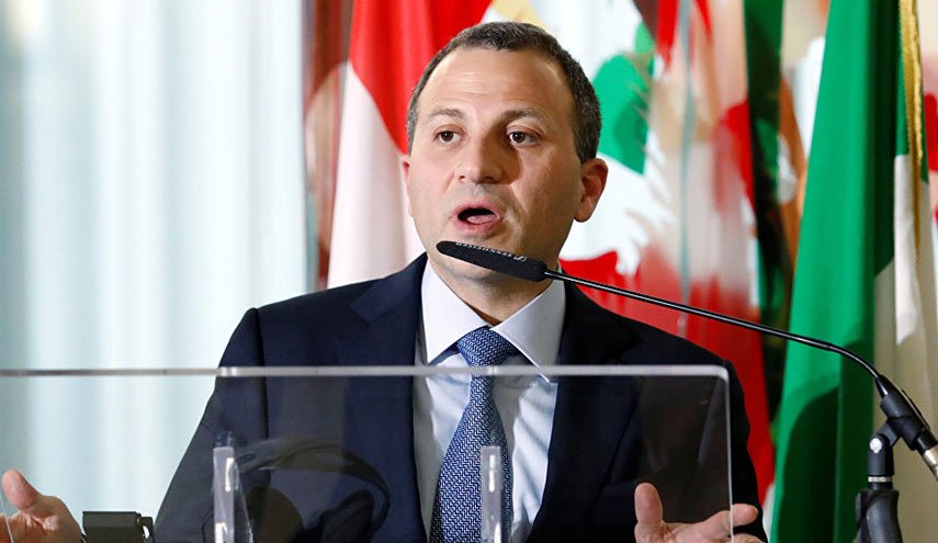 وزير الخارجية اللبناني يلتقي الأسد «علنًا»