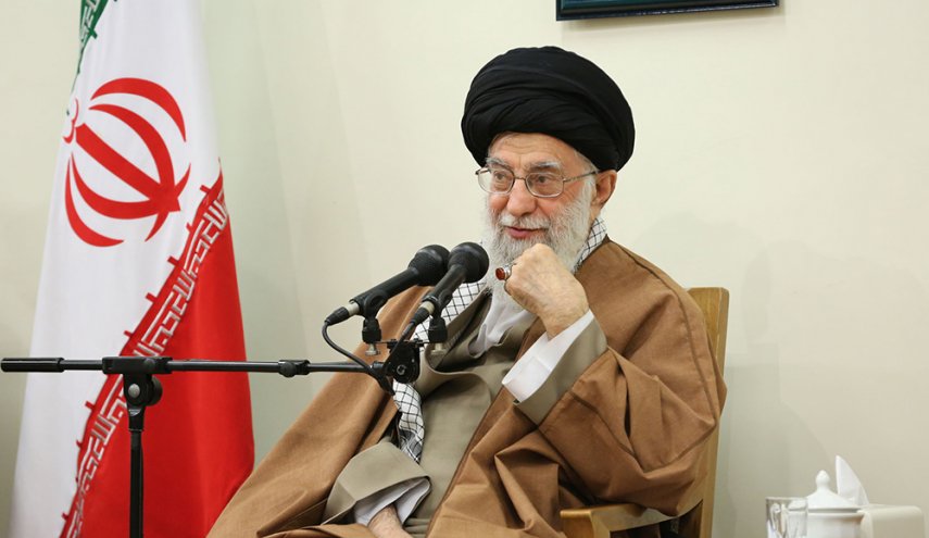 لقاء قائد الثورة الإسلامية بمسؤولي مكتب الاعلام الاسلامي