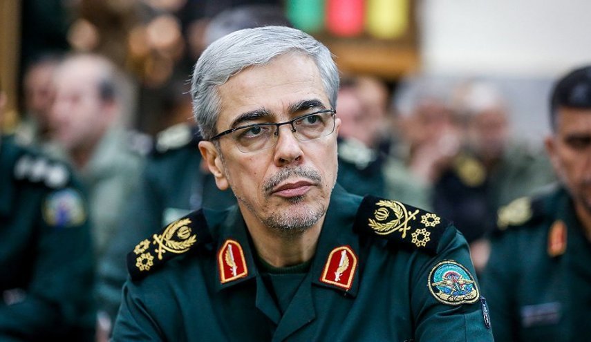 انتقاد رئیس ستاد کل نیروهای مسلح از برخی کوتاهی‌ها در برابر فشارهای دشمنان علیه ایران