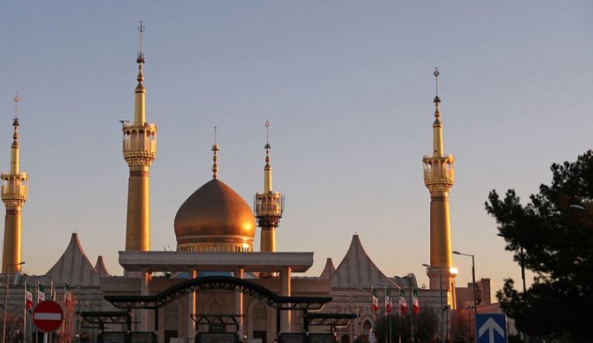 زيارة قائد الثورة لمرقد الامام الخميني (ره) ومقبرة شهداء الثورة