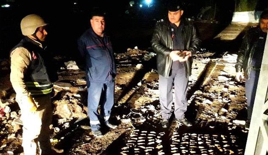 بالصور.. صواعق تفجير ورمانات يدوية قرب مدرسة ابتدائية بالنجف!
