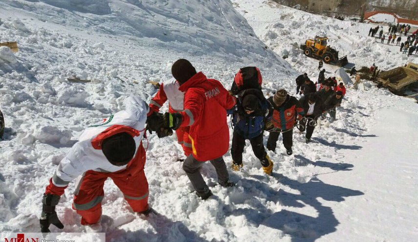۱۵ نفر در ارتفاعات چهار محال و بختیاری ناپدید شدند/ سقوط دو نفر به دره