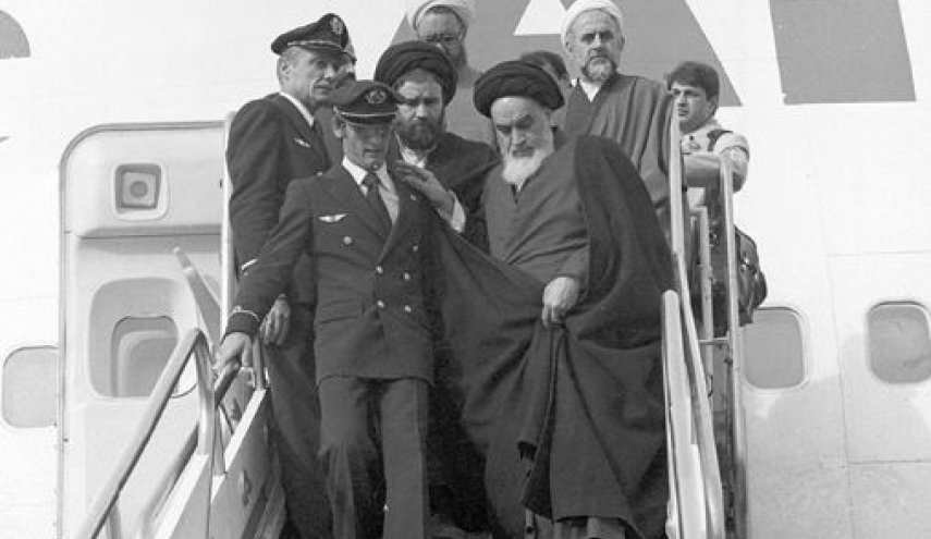 في الذكرى الـ 40 لانتصار الثورة الاسلامية..وطأت اقدام الامام الخميني (قدس) تراب الوطن فاندحر الشاه