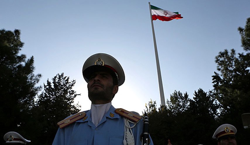بزرگترین پرچم ایران در باغ موزه دفاع مقدس به اهتزاز درآمد